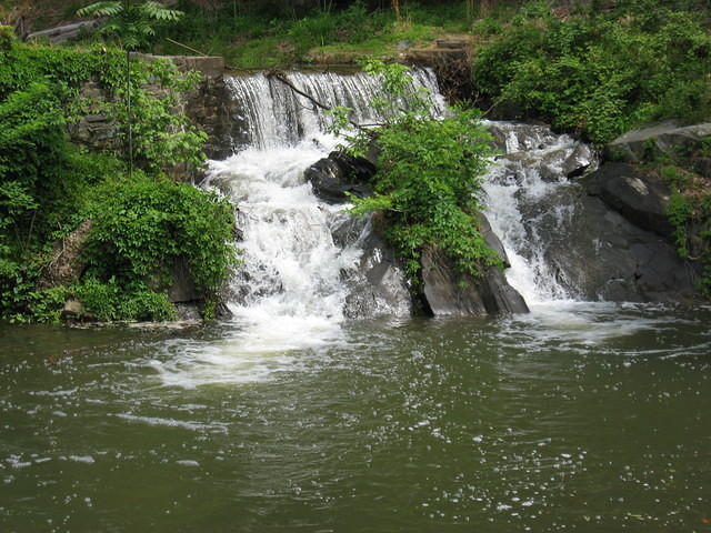 Falls from the flume at Lock #20