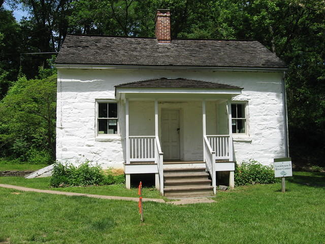 Lockhouse at Lock #8